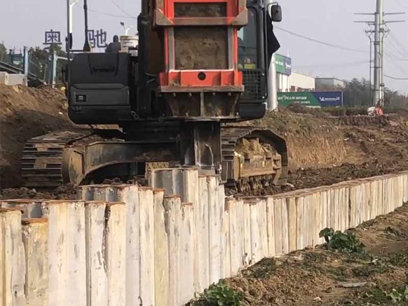 安徽滁州HC42挖機液壓夯機搭配徐工XE300末段打樁 安徽滁州HC42挖機液壓夯機搭配徐工XE300末段打樁