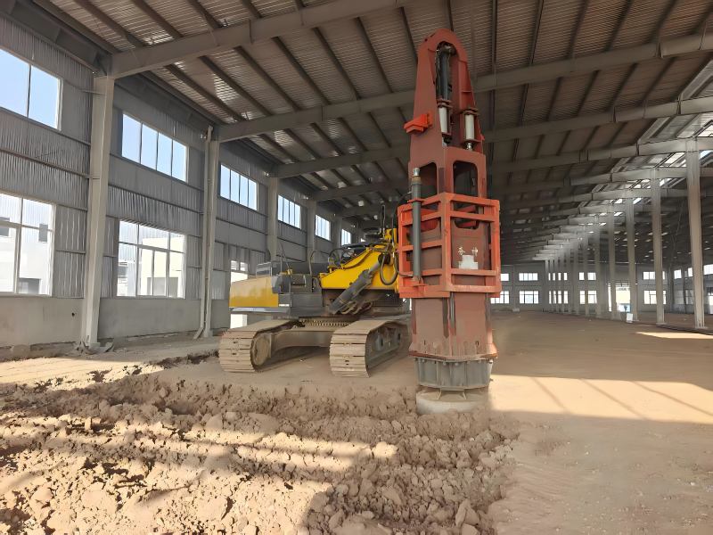 HC240液壓夯實(shí)機(jī)  落錘16噸，可壓實(shí)5米以上，高速液壓夯實(shí)機(jī)廠房地基壓實(shí)作業(yè)